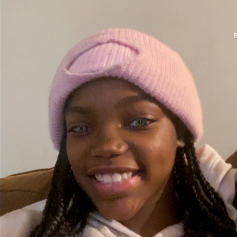 Meet your Posher, Amina